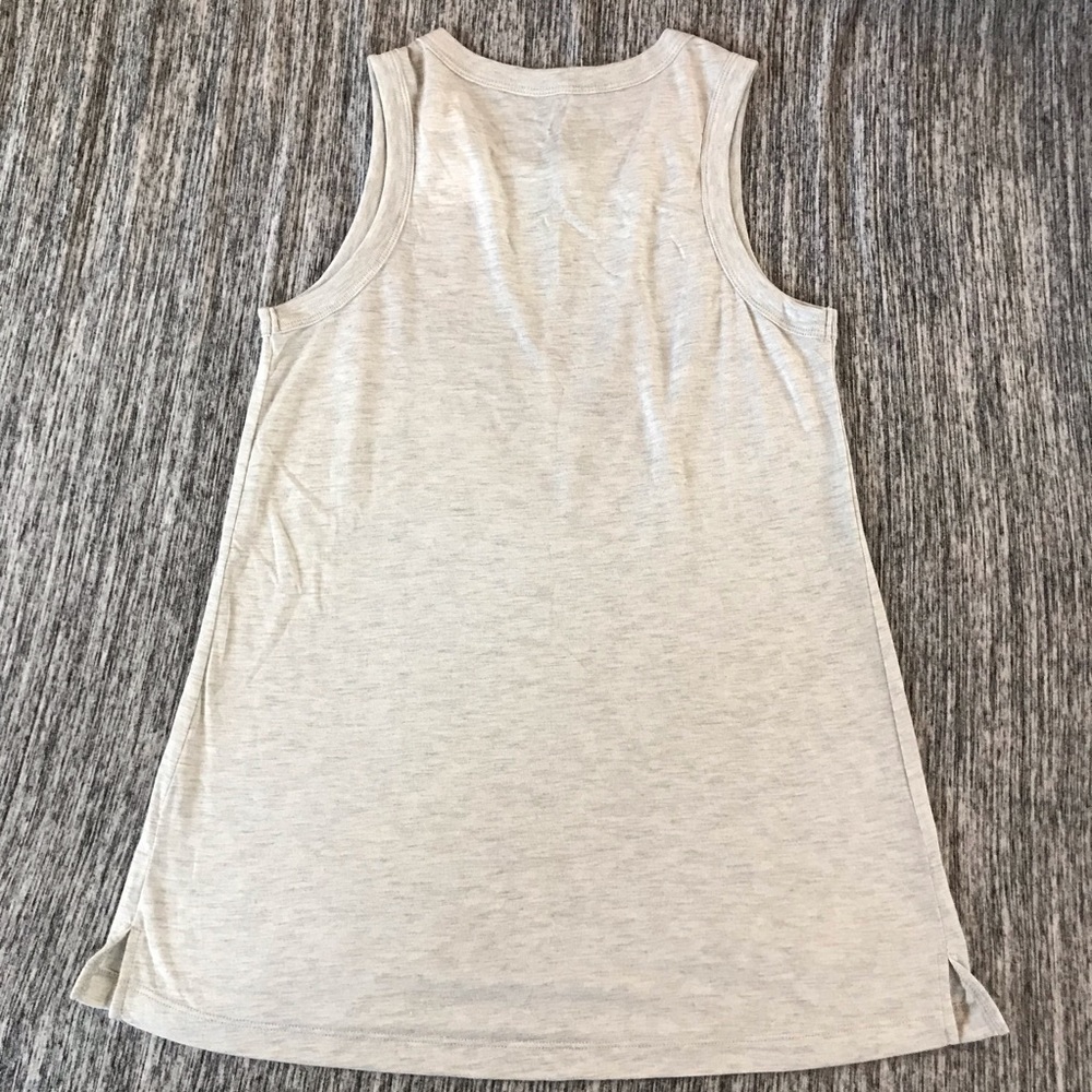 🆕 DISNEY Minnie Mouse Monday Logo Tank - Picture 4 of 4